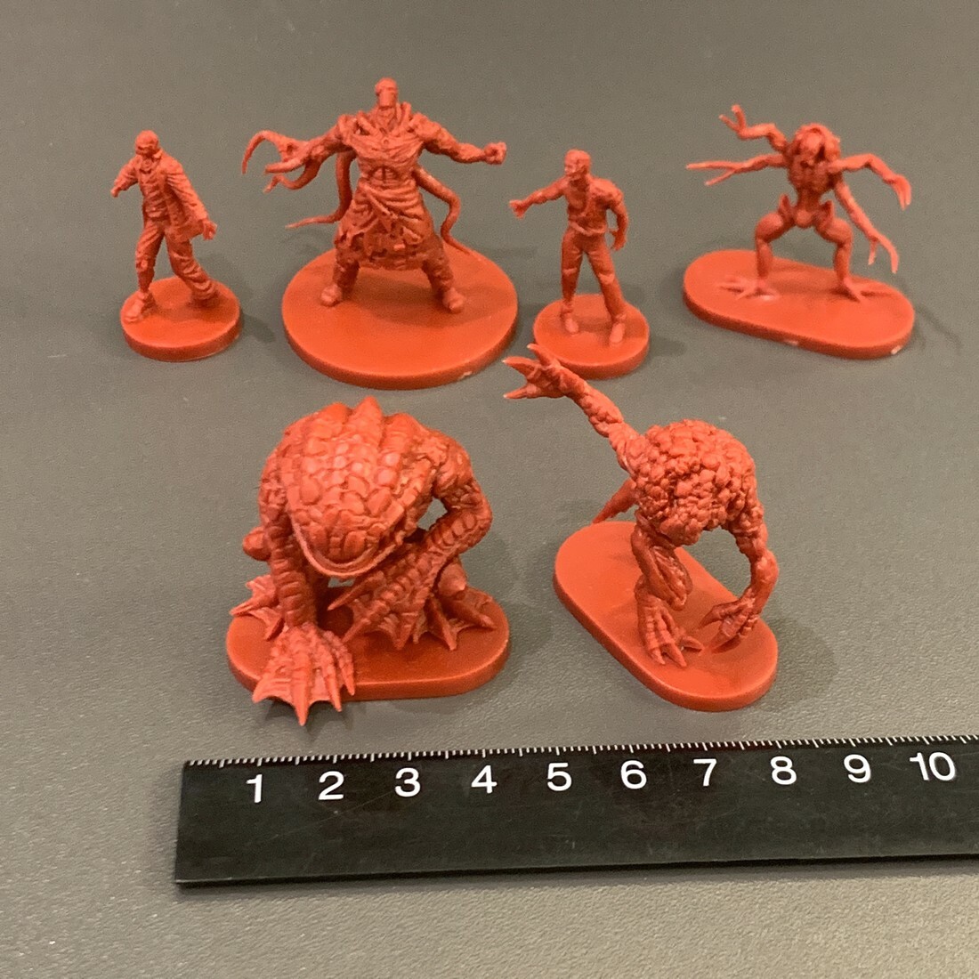 Miniaturas de Monstros Caçador - Board Game Zombie avaliação e preço